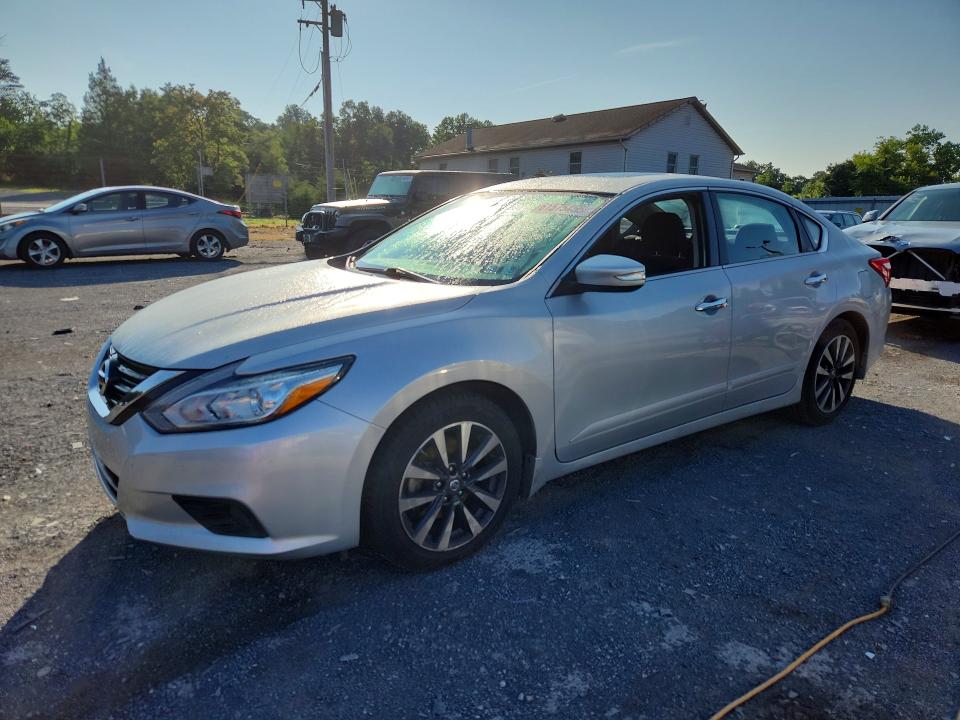 Продаж на аукціоні авто 2017 Nissan Altima, vin: 1N4AL3AP6HC253753, номер лоту: 61575456