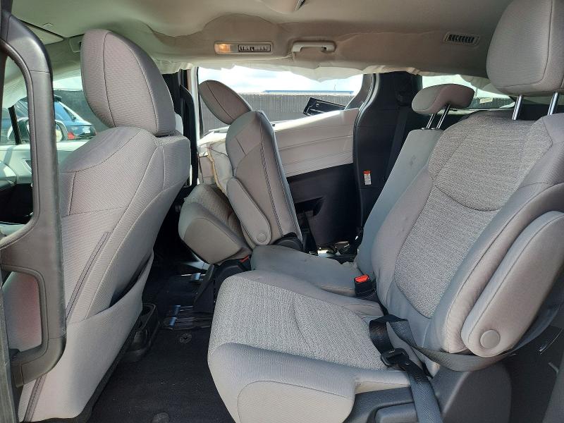 Продажа на аукционе авто 2026 Toyota Sienna, vin: 5TDKRKEC2TS290336, номер лота: 60003036