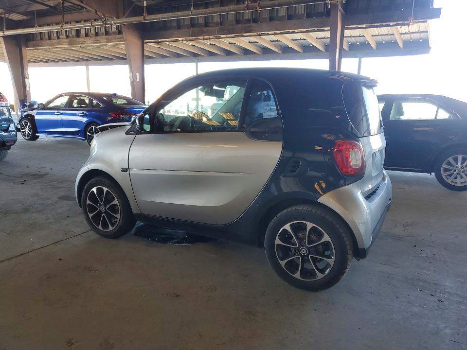 Aukcja sprzedaży 2016 Smart Fortwo, vin: WMEFJ5DA5GK048147, numer aukcji: 61197806