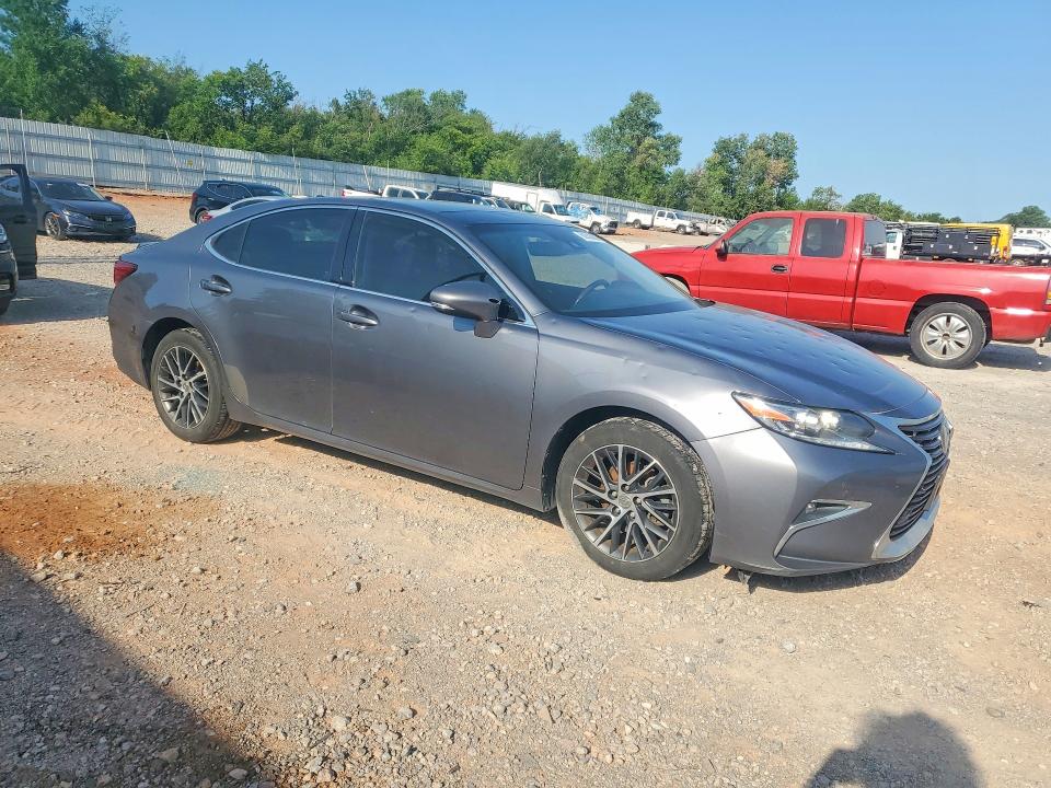 60503606 :رقم المزاد ، JTHBK1GG8G2215361 vin ، 2016 Lexus Es مزاد بيع