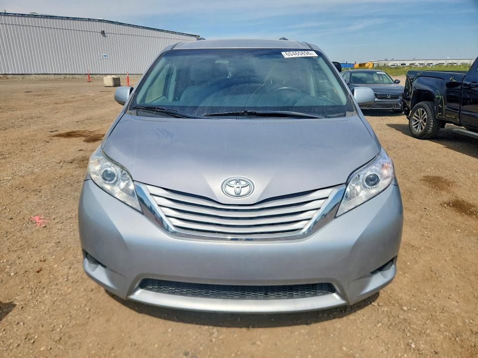 60460896 :رقم المزاد ، 5TDZK3DC5FS574543 vin ، 2015 Toyota Sienna مزاد بيع