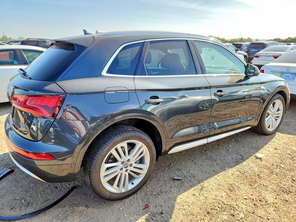 61900466 :رقم المزاد ، WA1CNAFY1J2087361 vin ، 2018 Audi Q5 مزاد بيع