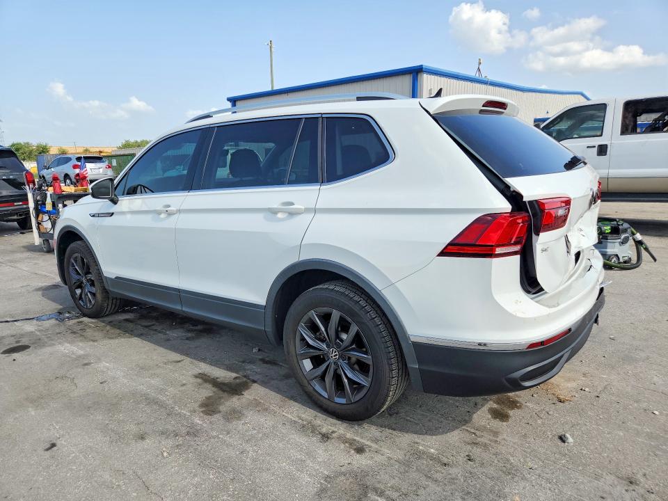 60447966 :رقم المزاد ، 3VV3B7AX1NM037379 vin ، 2022 Volkswagen Tiguan مزاد بيع