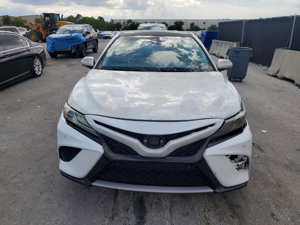 Продаж на аукціоні авто 2018 Toyota Camry, vin: 4T1B61HK3JU127513, номер лоту: 59913746