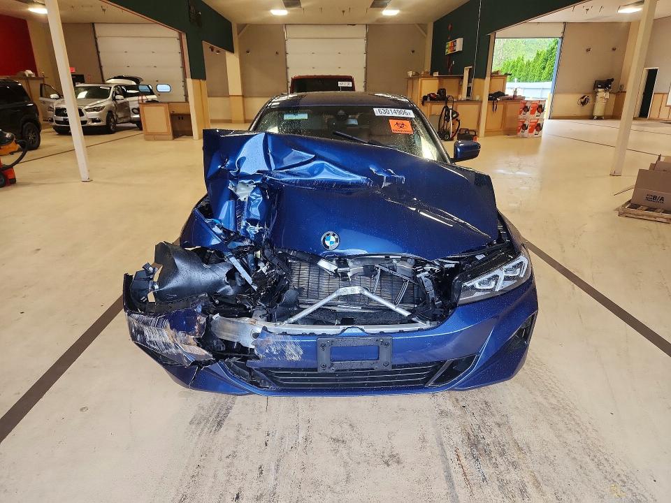 63014906 :رقم المزاد ، 3MW89FF03P8C93702 vin ، 2023 Bmw 330xi مزاد بيع