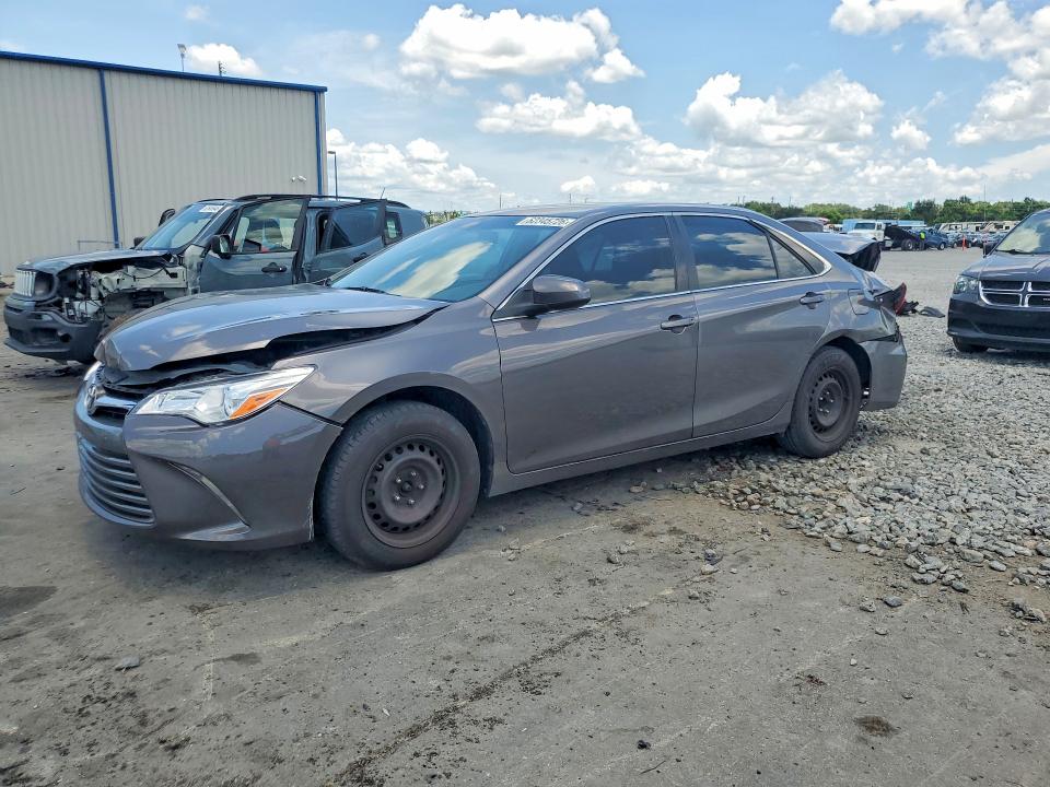 62345726 :رقم المزاد ، 4T1BF1FK7HU812532 vin ، 2017 Toyota Camry مزاد بيع