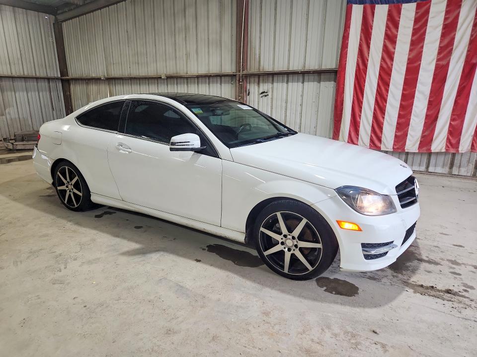 Продажа на аукционе авто 2015 Mercedes-benz C, vin: WDDGJ4HB8FG369249, номер лота: 60670356