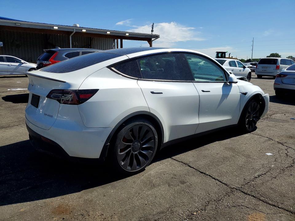 Auction sale of the 2022 Tesla Y, vin: 7SAYGDEF4NF405969, lot number: 57973386
