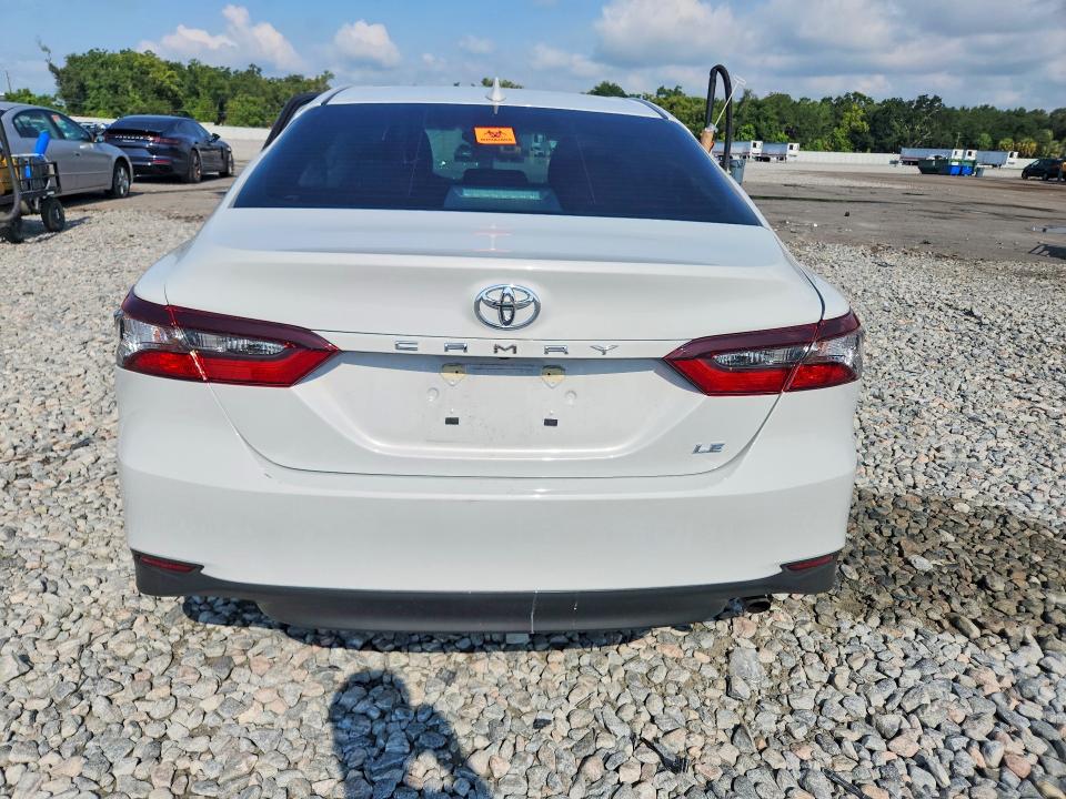 2022 Toyota Camry მანქანა იყიდება აუქციონზე, vin: 4T1C11AK8NU072155, აუქციონის ნომერი: 62813676
