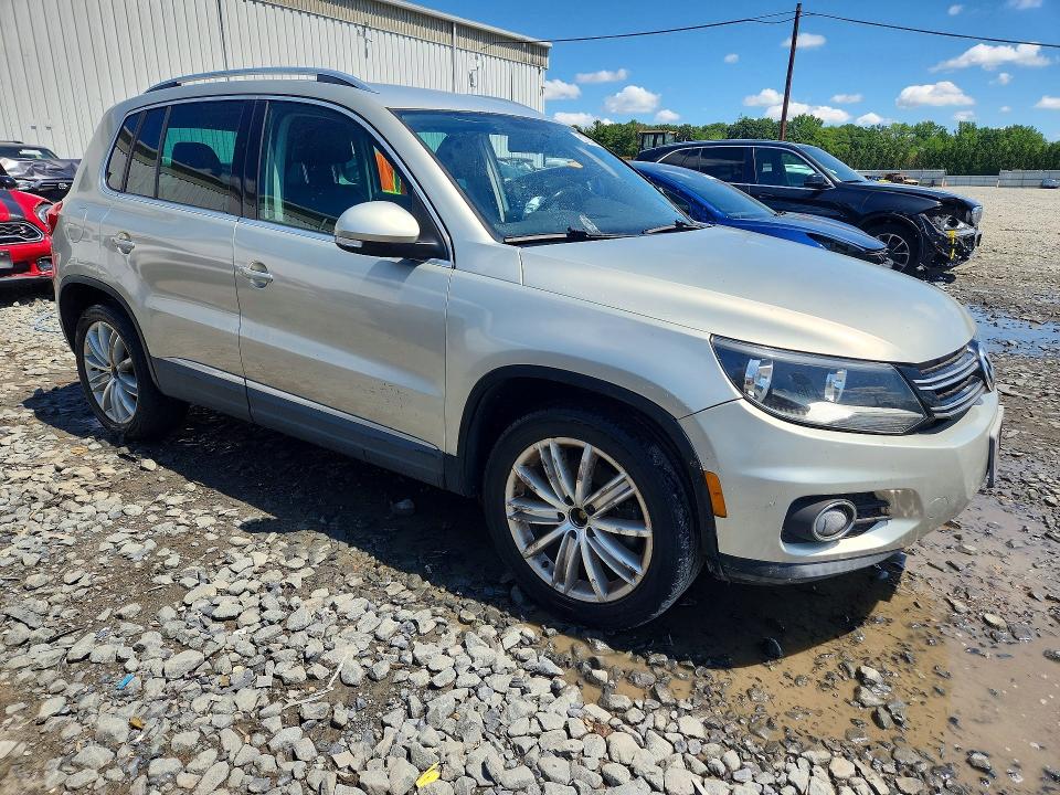 60225706 :رقم المزاد ، WVGAV7AX6CW515625 vin ، 2012 Volkswagen Tiguan مزاد بيع