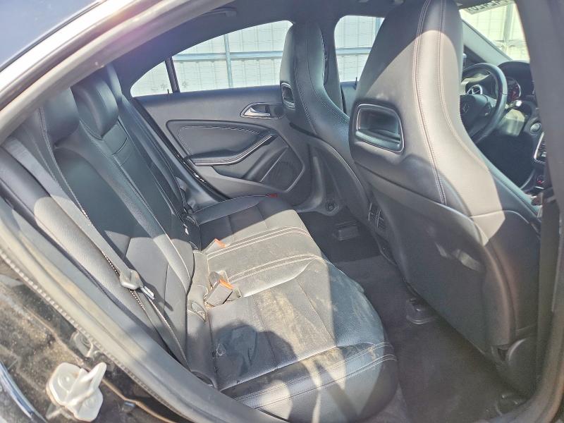 60742426 :رقم المزاد ، WDDSJ4EB8JN602100 vin ، 2018 Mercedes-benz Cla مزاد بيع