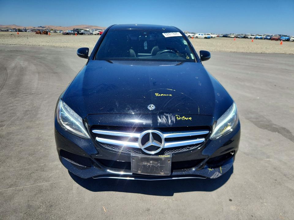62871846 :رقم المزاد ، 55SWF4JB2JU273880 vin ، 2018 Mercedes-benz C مزاد بيع