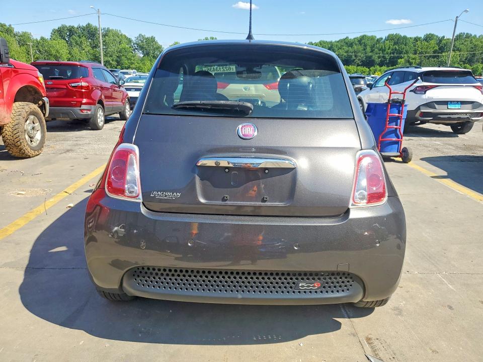 Продажа на аукционе авто 2018 Fiat 500, vin: 3C3CFFGE7JT471751, номер лота: 62213436