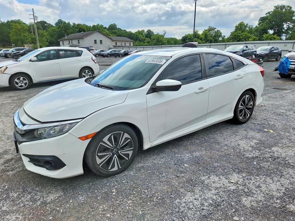 Auction sale of the 2018 Honda Civic, vin: JHMFC1F33JX021568, lot number: 62863036