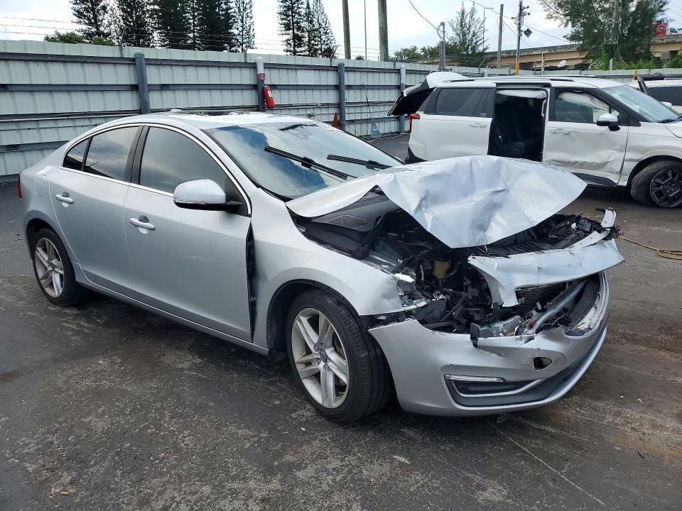 62745266 :رقم المزاد ، YV1612FS7E2290478 vin ، 2014 Volvo S60 مزاد بيع