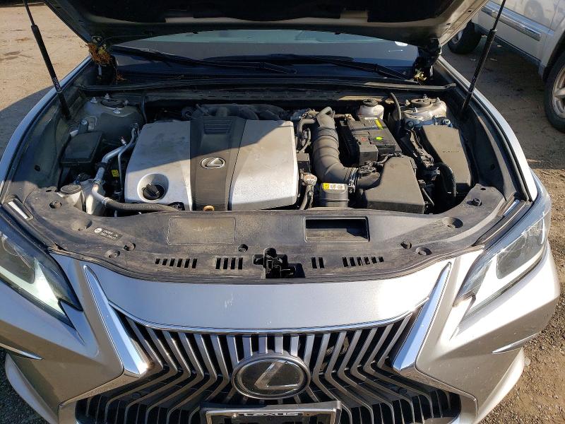60743566 :رقم المزاد ، 58ABZ1B17KU041848 vin ، 2019 Lexus Es مزاد بيع