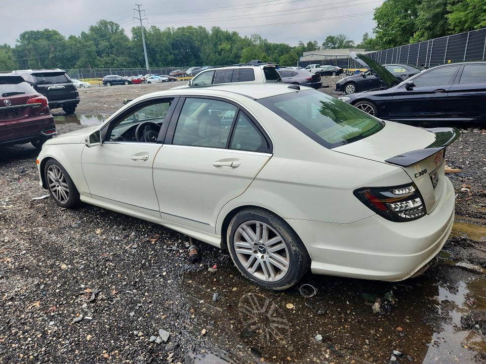 2012 Mercedes-benz C მანქანა იყიდება აუქციონზე, vin: WDDGF8BB3CR226324, აუქციონის ნომერი: 59976946