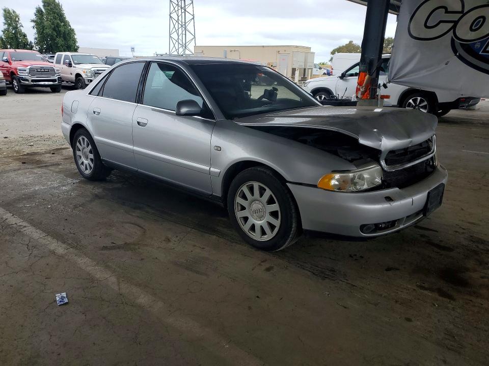 62282656 :رقم المزاد ، WAUAH28D8YA098150 vin ، 2000 Audi A4 مزاد بيع