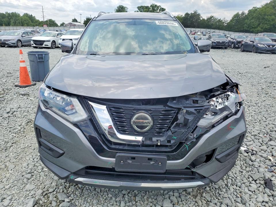 60828696 :رقم المزاد ، KNMAT2MVXJP620067 vin ، 2018 Nissan Rogue مزاد بيع