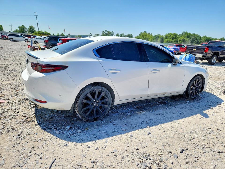 60769626 :رقم المزاد ، JM1BPBEY5M1316668 vin ، 2021 Mazda 3 مزاد بيع