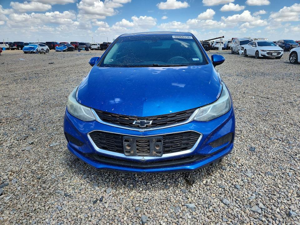 60966316 :رقم المزاد ، 3G1BE5SMXHS572441 vin ، 2017 Chevrolet Cruze مزاد بيع