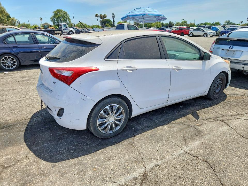 2016 Hyundai Elantra Gt მანქანა იყიდება აუქციონზე, vin: KMHD35LH9GU252092, აუქციონის ნომერი: 62331196