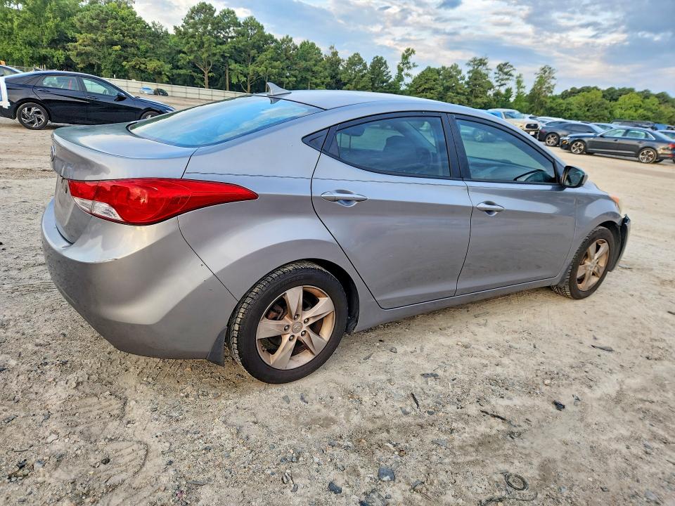 2013 Hyundai Elantra მანქანა იყიდება აუქციონზე, vin: KMHDH4AE3DU909114, აუქციონის ნომერი: 61613706