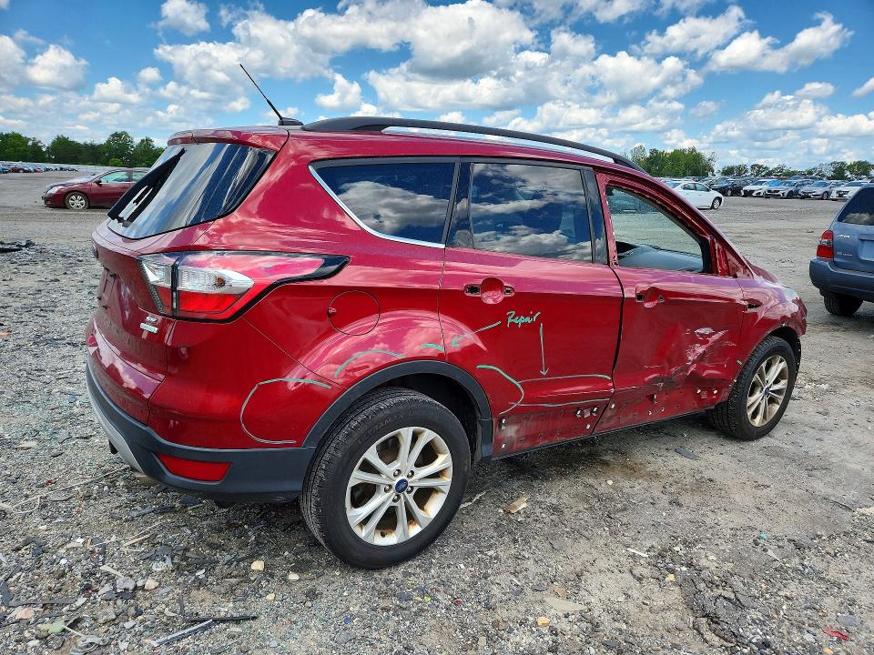 63157046 :رقم المزاد ، 1FMCU0GD6JUD49860 vin ، 2018 Ford Escape مزاد بيع