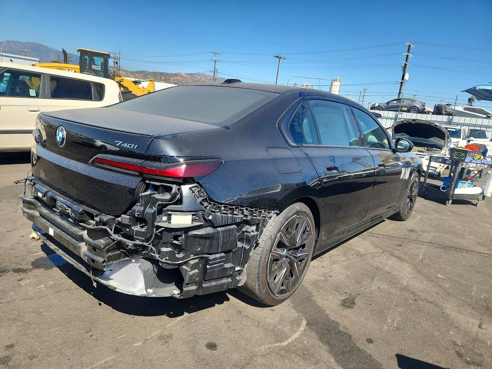61570716 :رقم المزاد ، WBA23EH01RCR02909 vin ، 2024 Bmw 740 مزاد بيع