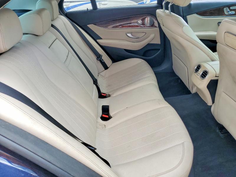 62233856 :رقم المزاد ، WDDZF4JB5JA390768 vin ، 2018 Mercedes-benz E مزاد بيع