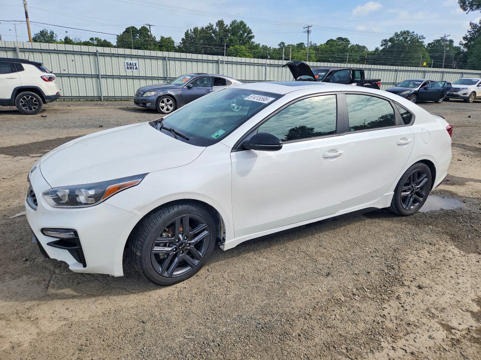 2021 Kia Forte მანქანა იყიდება აუქციონზე, vin: 3KPF34AD0ME330101, აუქციონის ნომერი: 61415596