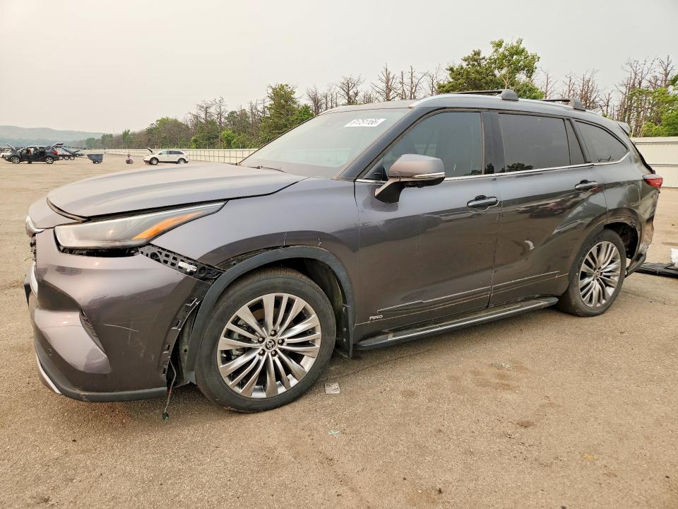 Auction sale of the 2023 Toyota Highlander Hybrid, vin: 5TDEBRCH8PS114471, lot number: 61751166