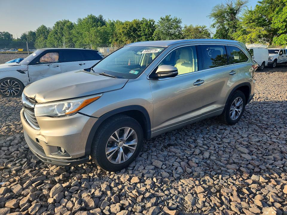 Auction sale of the 2015 Toyota Highlander, vin: 5TDKKRFH2FS054457, lot number: 59600176