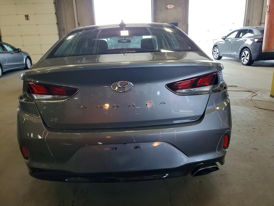 2018 Hyundai Sonata მანქანა იყიდება აუქციონზე, vin: 5NPE24AF7JH692904, აუქციონის ნომერი: 61547526