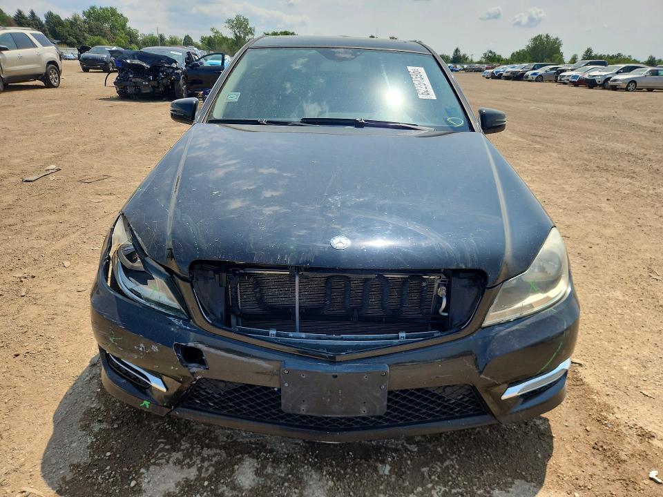 Продажа на аукционе авто 2012 Mercedes-benz C, vin: WDDGF8BB3CR195978, номер лота: 62264596