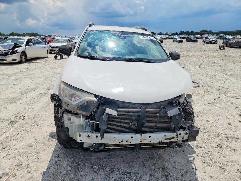 61436616 :رقم المزاد ، 2T3BFREV0JW748941 vin ، 2018 Toyota Rav4 مزاد بيع
