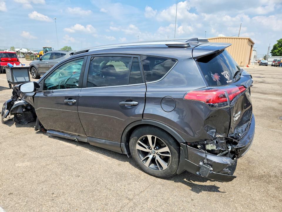 Продажа на аукционе авто 2018 Toyota Rav4, vin: 2T3RFREVXJW851623, номер лота: 62575656