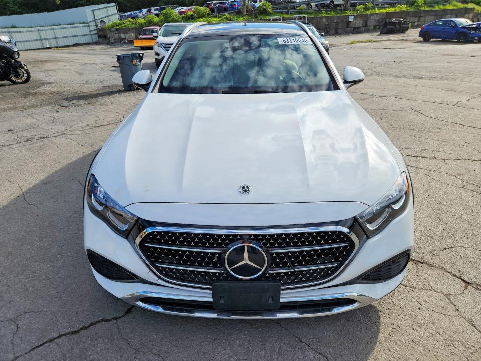 63310546 :رقم المزاد ، W1KLH6FB2TA233061 vin ، 2026 Mercedes-benz E مزاد بيع