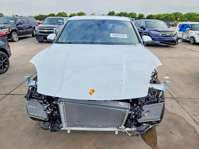 60800536 :رقم المزاد ، WP1AA2AYXNDA05917 vin ، 2022 Porsche Cayenne مزاد بيع
