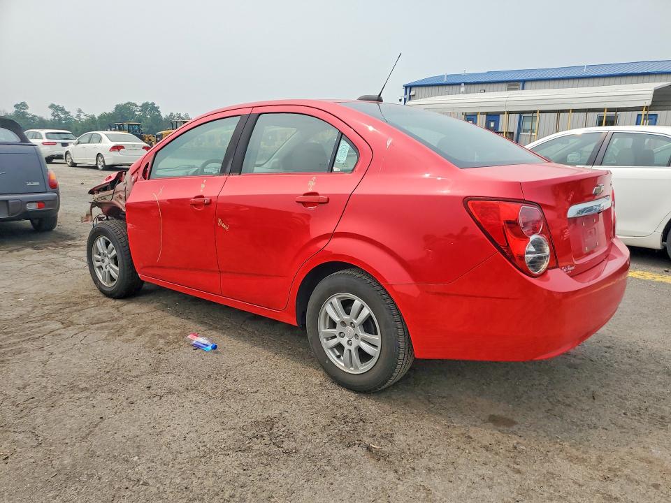 61122526 :رقم المزاد ، 1G1JD5SB5F4216103 vin ، 2015 Chevrolet Sonic مزاد بيع