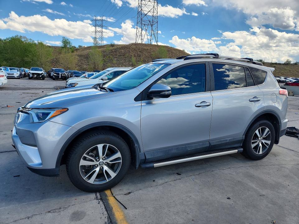 Auction sale of the 2017 Toyota Rav4, vin: 2T3RFREV0HW562535, lot number: 63329216
