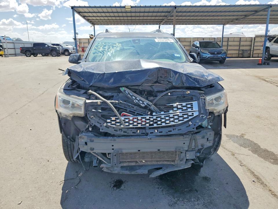 59385976 :رقم المزاد ، 1GKKNPLS8HZ120852 vin ، 2017 Gmc Acadia مزاد بيع