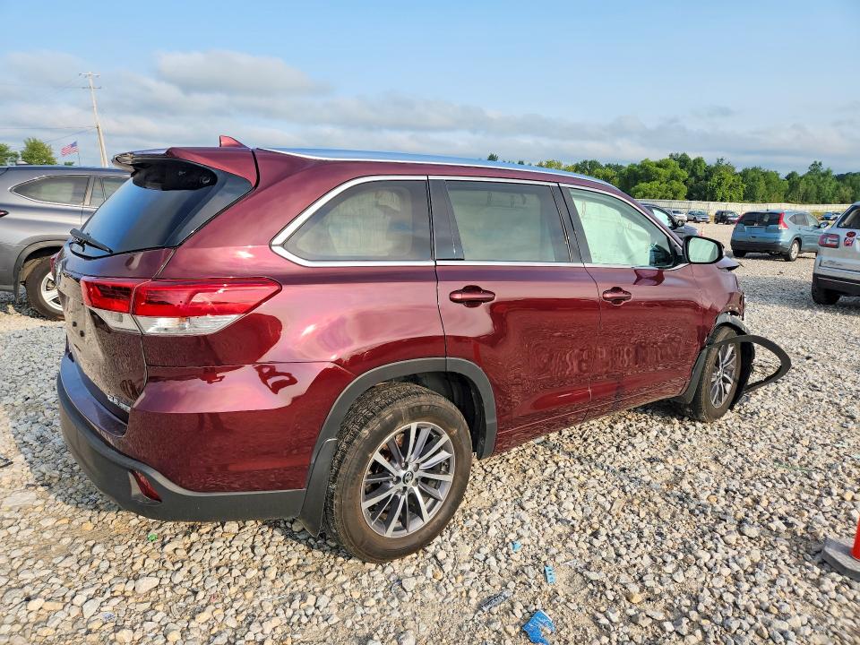 2017 Toyota Highlander მანქანა იყიდება აუქციონზე, vin: 5TDJZRFH2HS384822, აუქციონის ნომერი: 62872466