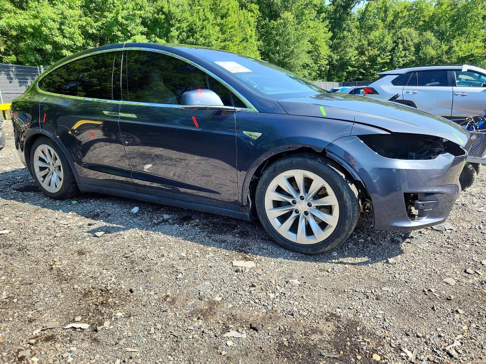 Продажа на аукционе авто 2016 Tesla Model X, vin: 5YJXCAE22GF022650, номер лота: 61797606