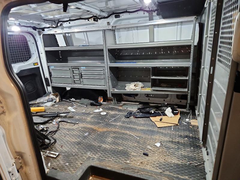 64484546 :رقم المزاد ، 1FTYE1ZM4KKA83567 vin ، 2019 Ford Transit مزاد بيع