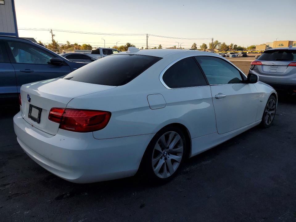 59623736 :رقم المزاد ، WBAKE5C52BE429934 vin ، 2011 Bmw 328 مزاد بيع