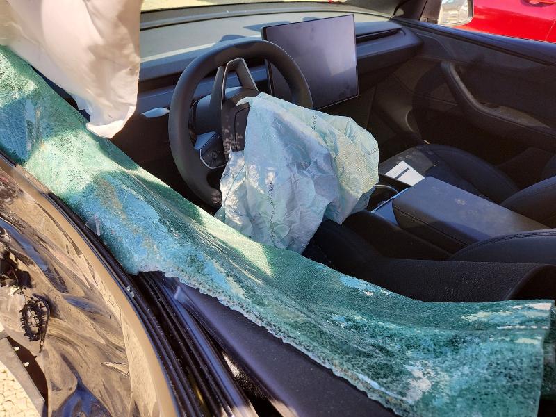 60131106 :رقم المزاد ، 7SAYGDEE4TF580145 vin ، 2026 Tesla Model Y مزاد بيع