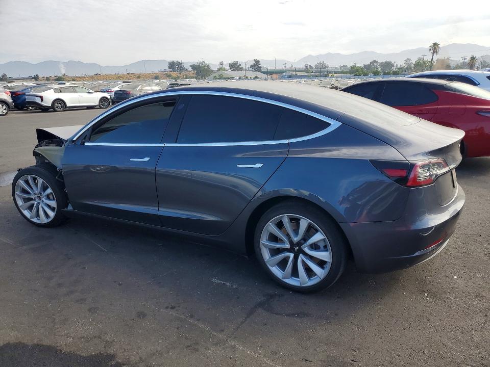 61734106 :رقم المزاد ، 5YJ3E1EB1LF711971 vin ، 2020 Tesla Model 3 مزاد بيع
