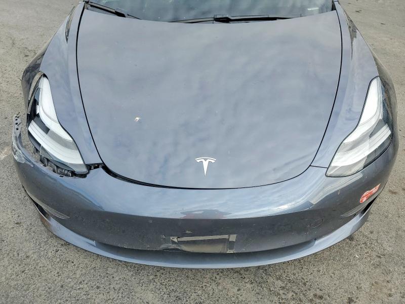 61368246 :رقم المزاد ، 5YJ3E1EA2JF009548 vin ، 2018 Tesla Model 3 مزاد بيع