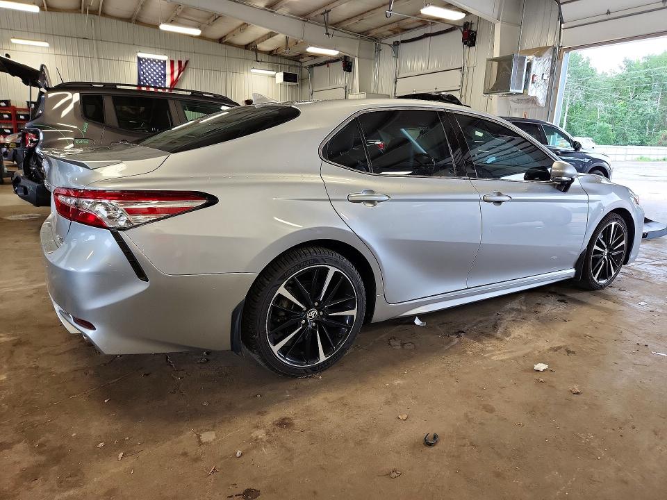 60263176 :رقم المزاد ، 4T1K61BKXLU006067 vin ، 2020 Toyota Camry مزاد بيع